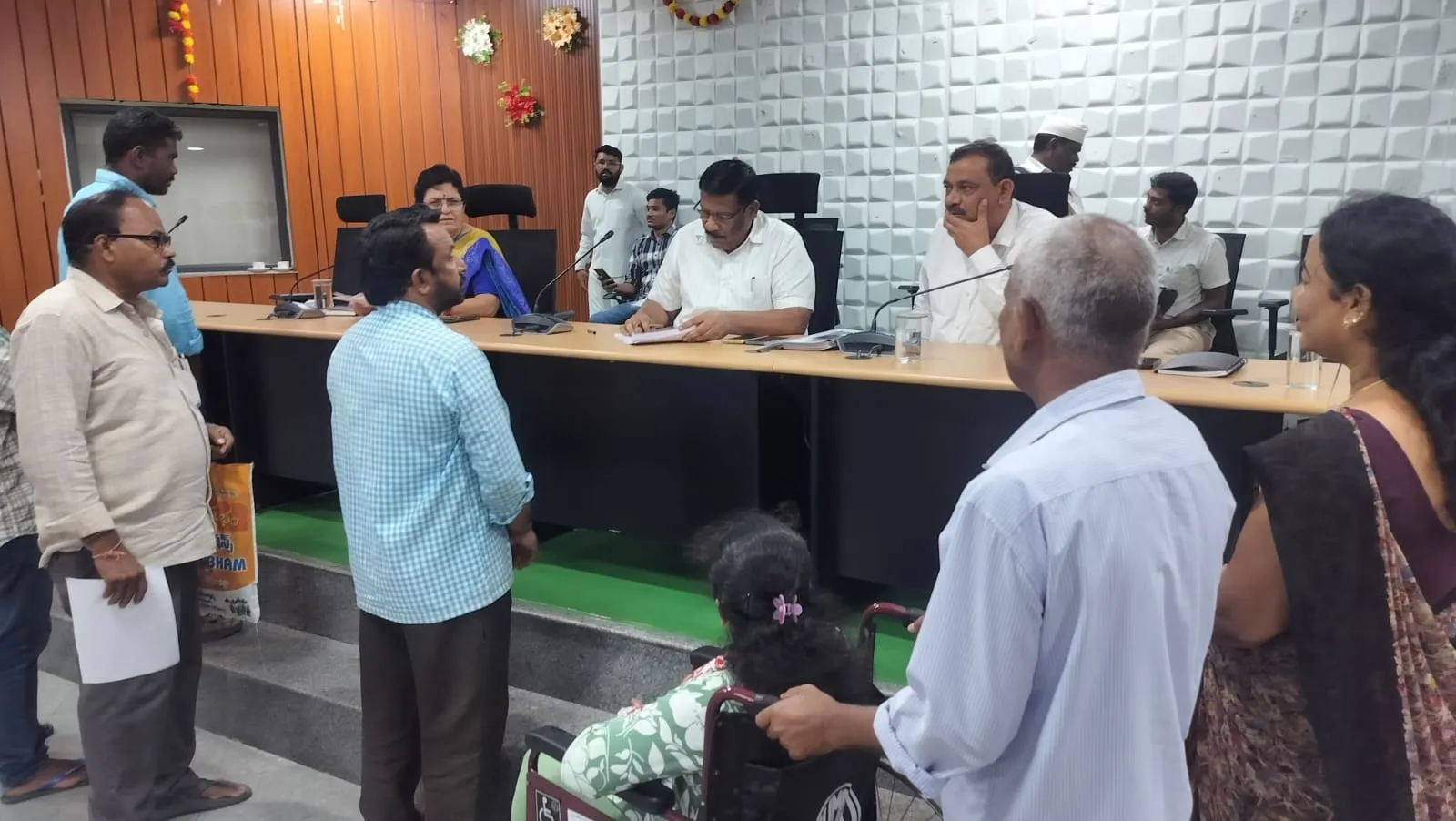 WhatsApp Image 2025-10-27 at 7.25.15 PM