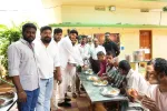 మానసిక వికలాంగుల ఆశ్రమంలో అన్నదానం