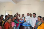 మహేశ్వరం నియోజకవర్గంలో ఇందిరమ్మ చీరల పంపిణీ.. 