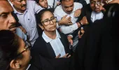 కోర్టు మెట్లెక్కిన 'దీదీ': మాజీ ముఖ్యమంత్రి హోదాలో నల్లకోటుతో వాదనలు!