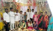 వధూవరులను ఆశీర్వదించిన పారిజాత నర్సింహారెడ్డి దంపతులు