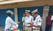 సెల్‌ఫోన్‌ డ్రైవింగ్‌పై ‘మల్కాజ్‌గిరి’ పోలీసుల ఉక్కుపాదం!