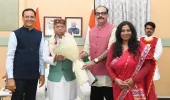 లోక్‌భవన్‌లో గవర్నర్‌తో కీలక భేటీలు