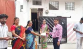 సరూర్‌నగర్‌లో ఎస్‌ఐఆర్ ప్రక్రియను పరిశీలించిన తహసీల్దార్