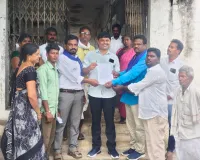 దళితుల భూముల్ని రక్షించాలని ఎమ్మార్వో కి వినతి పత్రం అందజేత 