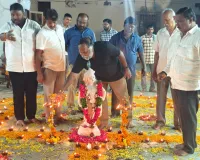 కార్తీక పౌర్ణమి వేడుకల్లో దీపాలు వెలిగించిన జగ్గారెడ్డి