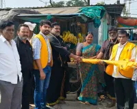 లయన్స్ క్లబ్ ఆధ్వర్యంలో గొడుగుల పంపిణీ 