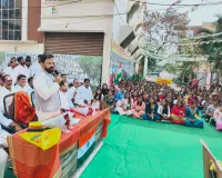 పట్టుదలతో చదివి లక్ష్యాన్ని సాధించాలి​-గణతంత్ర వేడుకల్లో మాజీ ఎంపీ మధుయాష్కి గౌడ్ 