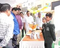 విద్యార్థులు సాంకేతికతతో రాణించాలి