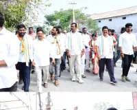 మున్సిపల్ ఎన్నికల్లో వార్డుల్లో ప్రచారం నిర్వహించిన ఎమ్మెల్యే మెగా రెడ్డి.