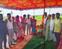 శ్రీశైలం వెళుతున్న శివ స్వాములకు మంగనూర్ యువత  అన్న  ప్రసాద,అల్పాహారం పంపిణీ....