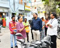 ప్రతిరోజూ ఇంటింటికీ వెళ్లి చెత్త సేకరించాలి