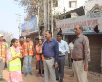 స్ట్రోమ్ వాటర్ డ్రెయిన్ పరిశీలించిన ఎంఎంసీ కమీషనర్ 