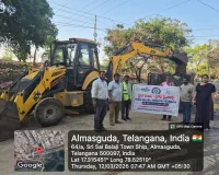 బడంగ్‌పేట్ చెరువు కట్టపై 'నిర్మాణ వ్యర్థాల' తొలగింపు