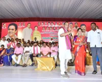 మాజీ మంత్రి చామకురా మల్లారెడ్డి 50 వివాహ వార్షికోత్సవం సందర్బంగా  మహిళాలకు చీరల పంపిణి 