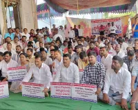 విద్యుత్ కార్మికుల జీవితాల్లో చీకట్లు నింపుతున్న కాంగ్రెస్ ప్రభుత్వం