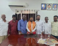 పటాన్‌చెరు మార్కెట్ కమిటీ చైర్మన్ ను ఘనంగా సన్మానించిన  మెట్టుశ్రీధర్ విజయ్ కుమార్