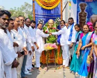 మహనీయుడు డాక్టర్ బీఆర్ అంబేద్కర్ కు ఘనంగా నివాళులు  