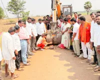బందారం టు దర్గా బీటీ రోడ్డుకు శంకుస్థాపన 