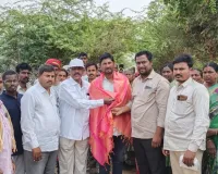 పేదల పథకానికి పాతరేస్తున్న కేంద్రం