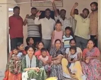 రాజక్కపేటలో అంగన్వాడీ సెంటర్ ఎదుట తల్లిదండ్రుల ధర్నా
