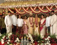 వధూవరులను ఆశీర్వదించిన చిగిరింత నరసింహారెడ్డి