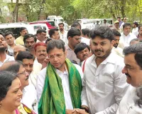 బసవరాజు శ్రీనివాస్ ప్రమాణ స్వీకారం: మంత్రి శ్రీధర్ బాబును కలిసిన లక్ష్మీప్రసన్న, మనీష్ గౌడ్