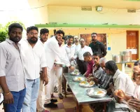 మానసిక వికలాంగుల ఆశ్రమంలో అన్నదానం