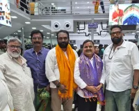 టీబీఎఫ్ స్టోర్స్ – మల్టీ బ్రాండ్స్ మెన్స్ స్టోర్ ప్రారంభోత్సవంలో పాల్గొన్న చిలుక ఉపేందర్ రెడ్డి.
