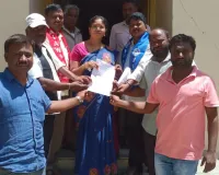అక్రమ ఇసుక వేలం వ్యవహారంలో అవకతవకలు జరిగాయని ప్రజా సంఘాల ఆరోపణ ఆర్ ఐ పై చర్యలు తీసుకోవాలి 