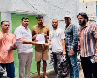 ఓటరు నమోదు ప్రక్రియలో కీలక ఘట్టం: ఎల్బీనగర్‌లో ‘ఎస్ఐఆర్’ పత్రాల పంపిణీ
