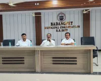 *ఓటరు దేవుళ్లకు ముంగిట్లోనే సేవలు: బడంగ్‌పేట్ సర్కిల్‌లో ప్రత్యేక సహాయ కేంద్రాల ఏర్పాటు