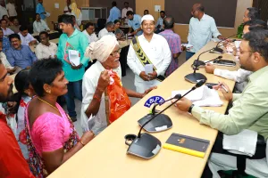 సీజనల్ వ్యాధులపై ప్రజలకి అవగాహన కల్పించాలి.