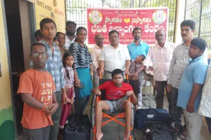 సమగ్ర శిక్షఅభియాన్ ద్వారా ఒక వీల్ చైర్ 3 టి ఎల్ ఎం కిట్స్ భవిత కేంద్రం పిల్లలకు అందజేసిన ఎంఈఓ.