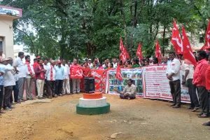 రాజకీయాలకతీతంగా అర్హులకు ఇందిరమ్మ ఇండ్లు ఇవ్వాలి..