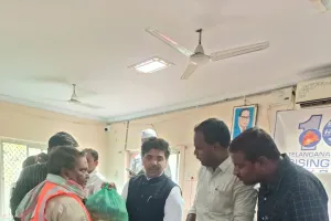 పారిశుధ్య కార్మికుల సేవలు ప్రశంసనీయం