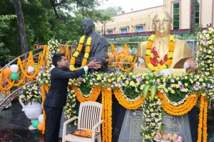 నేటి స్వాతంత్య్ర సంబురం, వెలకట్టలేని వీరుల పోరాటాల ఫలితం... 