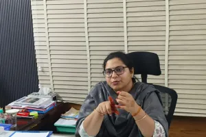 భారీ వర్షాలపై అప్రమత్తంగా ఉండాలి. 