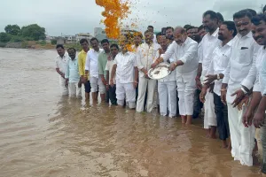 గంగమ్మ తల్లికి ప్రత్యేక పూజలు నిర్వహించిన ప్రభుత్వ విప్ అది