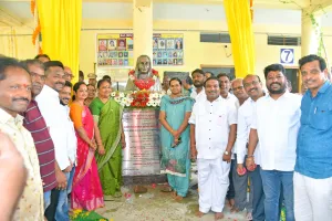 వాసవి మా ఇల్లు ఆధ్వర్యంలో సావిత్రిబాయి పూలే విగ్రహావిష్కరణ