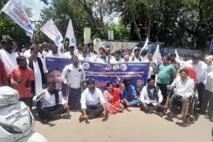 వికలాంగులకు, చేయూత పెన్షన్ దారులకు వెంటనే పెన్షన్ పెంచాలి