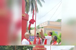 దేవుడు గుడిలో ఉండాలి  మతం భక్తి గుండెల్లో ఉండాలి.