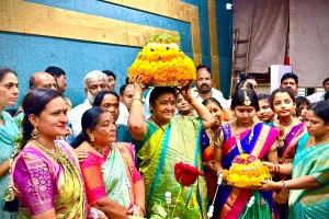 మహిళా ఉద్యోగులతో బతుకమ్మ సంబరాలలో నిర్మల జగ్గారెడ్డి