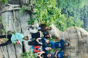 పాండవుల గుహలను సందర్శించిన వరల్డ్ హెరిటేజ్ వాలంటీర్స్ 