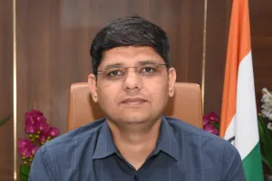 పత్తి రైతులు సిసిఐలో పత్తి అమ్ముకునుటకు గాను స్లాట్ బుకింగ్ తప్పని సరి..  