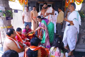 రాజన్న సేవలో కేంద్ర మంత్రి బండి సంజయ్ సతీమణి అపర్ణ