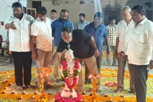 కార్తీక పౌర్ణమి వేడుకల్లో దీపాలు వెలిగించిన జగ్గారెడ్డి