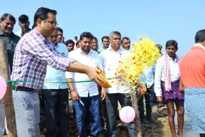 మత్స్యకారుల అభివృద్ధే లక్ష్యంగా ప్రభుత్వం కృషి : జిల్లా కలెక్టర్ 