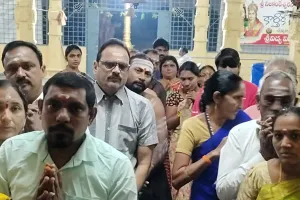 నది తీరాలకు, శైవ క్షేత్రాలకు పోటెత్తిన భక్తజనం