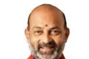 రైతు వేదిక, స్మశాన వాటిక  నిధులన్నీ మోదీ ఇచ్చినవే.. 